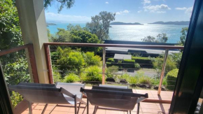 Luxury Couples Retreat Hamilton Island with Buggy